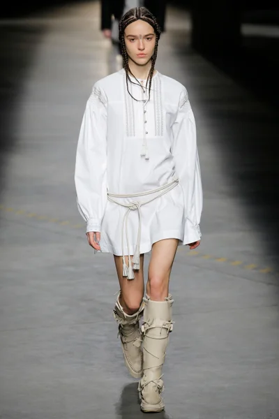 Look 3